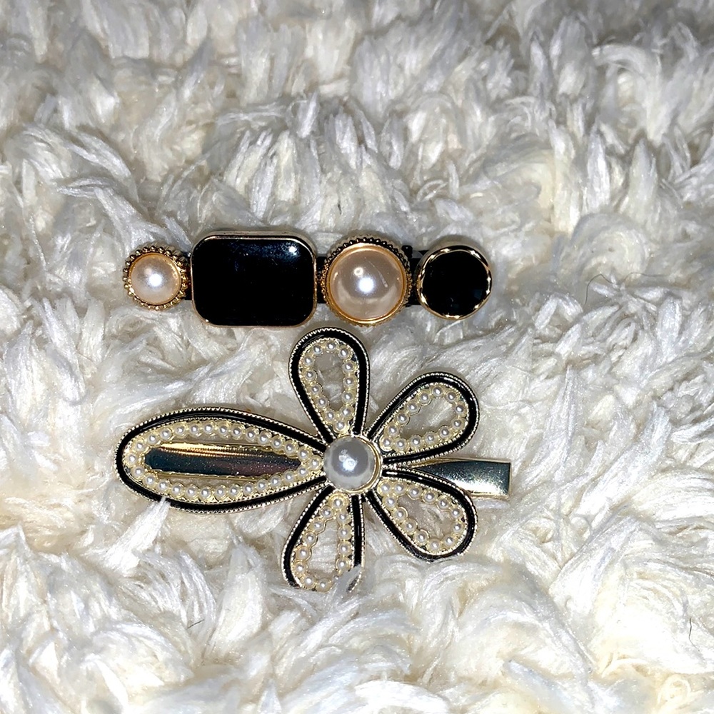 New Pearl & black Hair Clip Set of 2. 

Perfect for weddings or parties